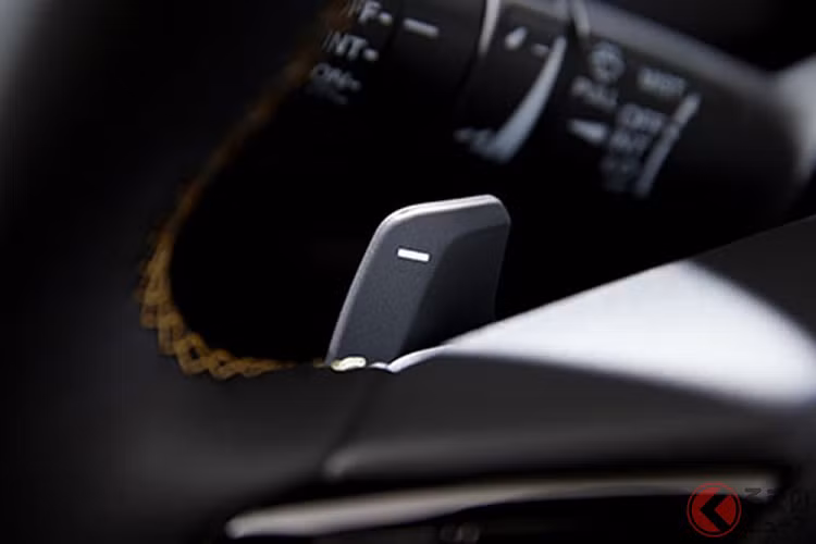 Đáng tiếc là hiện hãng Honda chưa công bố thông tin về động cơ của Jazz mới. Chỉ biết rằng, xe sẽ được trang bị hệ truyền động hybrid mới mang tên e:HEV.