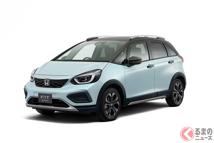 Những trang bị nội thất như bảng đồng hồ kỹ thuật số 7 inch và màn hình thông tin giải trí cảm ứng 9 inch không có gì khác so với các phiên bản còn lại của Honda Jazz 2023.