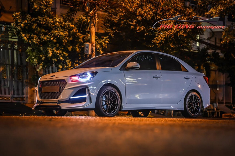 Điểm yếu của Kia Soluto ngoài là tân binh còn có thiết kế khá hiền so với Toyota Vios và Hyundai Accent, chính vì điều đó mà nhiều chủ xe khi chọn mua Kia Soluto đã tính toán làm sao giúp ngoại hình xe lạ mắt và dữ dằn hơn so với nguyên bản.