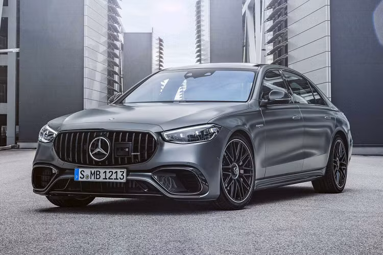 Mercedes chưa công bố giá xe Mercedes-AMG S63 E Performance 2023 mới nhưng chắc hẳn mức giá sẽ có sự chênh lệch lớn so với phiên bản S-Class thông thường.