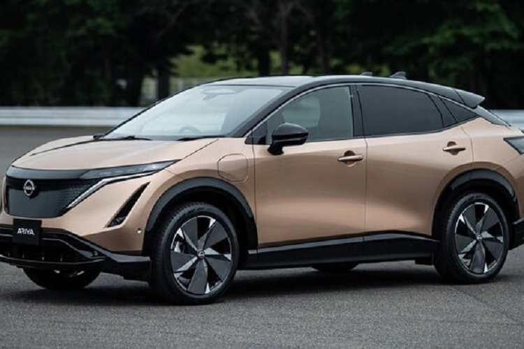 Nếu nhà sản xuất xe Nissan Ariya có thể cải thiện bộ pin, tăng phạm vi hoạt động của chiếc SUV điện này thì đây quả thật là một chiếc xe đáng để nhiều người xuống tiền, là đối thủ đáng gờm của VinFast VF e34.