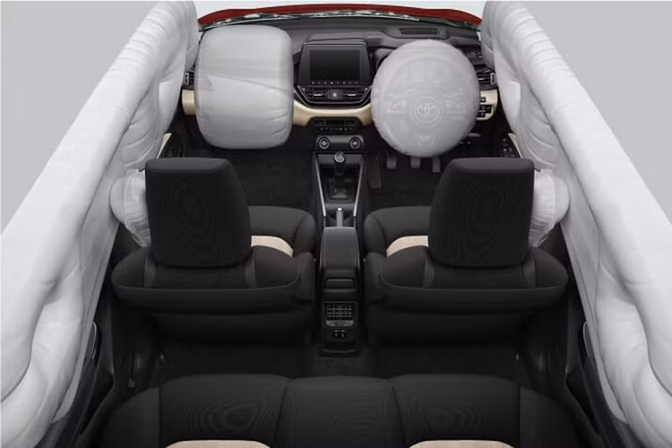 "Trái tim" của Toyota Glanza 2022 là khối động cơ xăng K-Series Dual Jet 4 xi-lanh, hút khí tự nhiên, dung tích 1.2L tương tự Suzuki Baleno. Động cơ này tạo ra công suất tối đa 89 mã lực và mô-men xoắn cực đại 113 Nm.