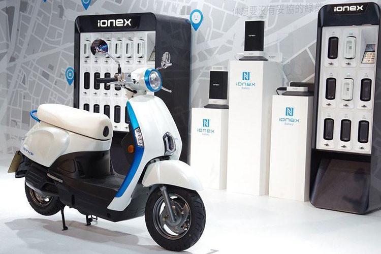 Tương tự như Like 125 máy xăng, chiếc xe máy tay ga Kymco Like 125 EV chạy điện sẽ giữ nguyên thiết kế và kiểu dáng, nhưng có một số thay đổi nhằm thể hiện phiên bản chạy điện.