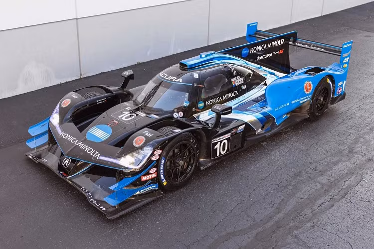 Đây chính là chiếc xe đua số 7 mang tên Acura ARX-05 DPi hàng hiếm – Một chiếc xe đua quốc tế Daytona IMSA được lắp ráp bởi Wayne Taylor Racing vào tháng 12/2021.