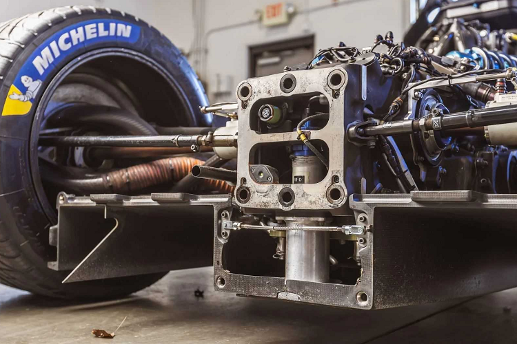 Mẫu xe đua có khung gầm số 7 Acura ARX-05 DPi này đã thiết lập các vị trí quan trọng tại Daytona, Laguna Seca và Road America và đã từng giành chiến thắng tại Laguna Seca, Mid Ohio, Watkins Glen và Road America.