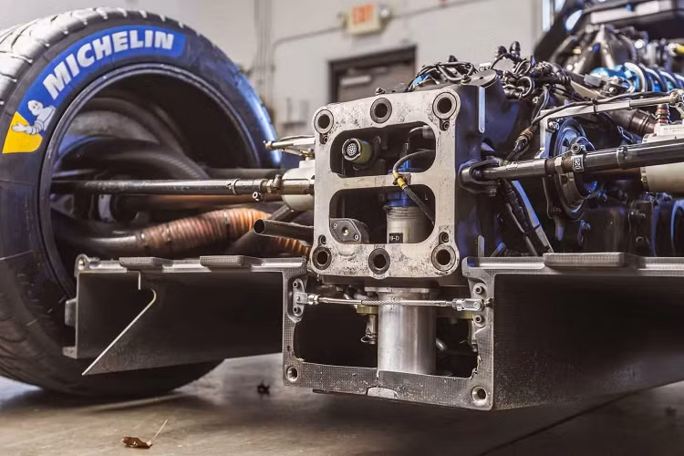 Mẫu xe đua có khung gầm số 7 Acura ARX-05 DPi này đã thiết lập các vị trí quan trọng tại Daytona, Laguna Seca và Road America và đã từng giành chiến thắng tại Laguna Seca, Mid Ohio, Watkins Glen và Road America.