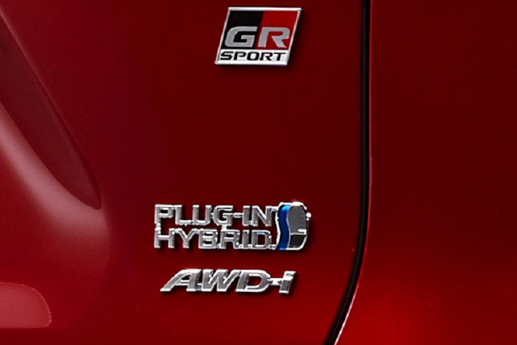 Thứ hai là hệ truyền động plug-in hybrid với công suất tối đa 302 mã lực.