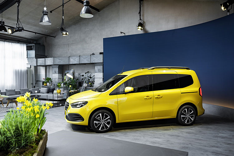 Giá xe Mercedes-Benz T-Class 2023 hoàn toàn mới sẽ có mức bán ra khởi điểm từ dưới 30.000 Euro (tương đương 32.024 USD) tại thị trường Đức.