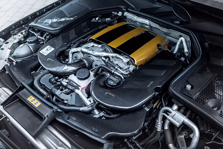 Mẫu xe độ này sẽ là một sự lựa chọn thú vị cho những ai ưa thích động cơ V8 truyền đống. Đối với những người mong muốn sự hiện đại hơn, C63 thế hệ mới sẽ có thể làm “hài lòng” người dùng với mức công suất ấn tượng với động cơ nhỏ hơn, hiện đại hơn.