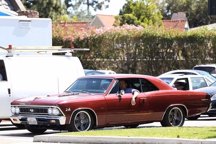  Chevrolet Chevelle SS Trong garage của Ben Affleck có một chiếc thuộc dòng muscle tuyệt đẹp và đáng giá là Chevrolet Chevelle SS. Chiếc xe này được định giá khoảng 70.000 USD (khoảng 1,6 tỷ đồng) và được giữ trong tình trạng hoàn hảo, bảo quản cẩn thận.