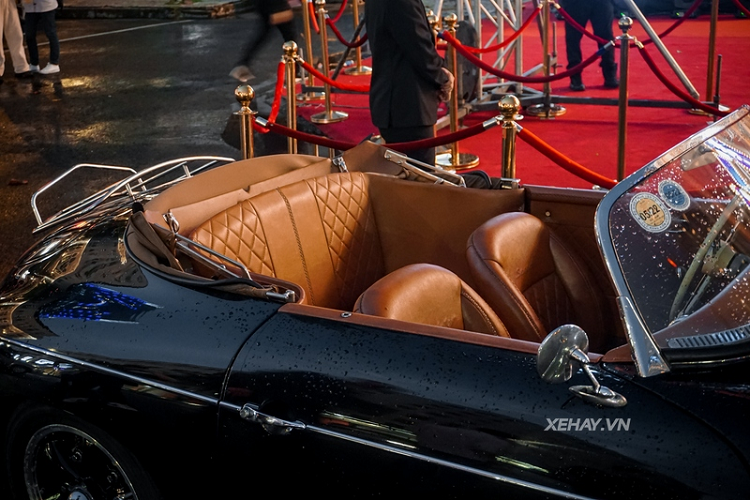 Được biết, chiếc xe đã phải trải qua một thời gian phục chế khá dài cùng với nhiều công sức cũng như niềm đam mê của chủ xe thì mới giữ được vẻ hoàn hảo như hiện nay.