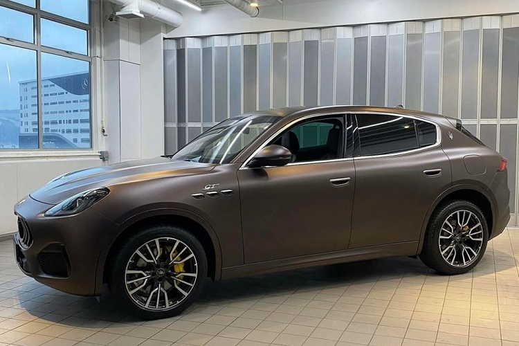 Sau 6 tháng kể từ khi ra mắt toàn cầu, Maserati Grecale 2022 mới đã được chào bán tại Việt Nam. Mẫu xe phân phối với 3 phiên bản chính là GT, Modena, Trofeo và bản đặc biệt PrimaSerie.