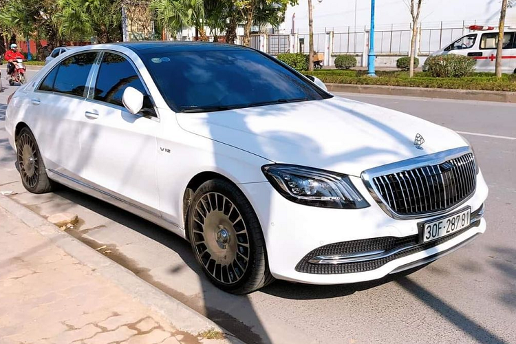Có vẻ chiếc xe hạng sang Mercedes-Benz S-Class thường vi phạm giao thông, nên đã dùng cách sửa biển số để "đổ tội" cho người khác. Khi tra cứu thông tin phạt nguội thì phương tiện gắn biển số “30F-287.81” đã vi phạm 1 lỗi chạy quá tốc độ, nhưng vẫn ở trạng thái chưa xử phạt.