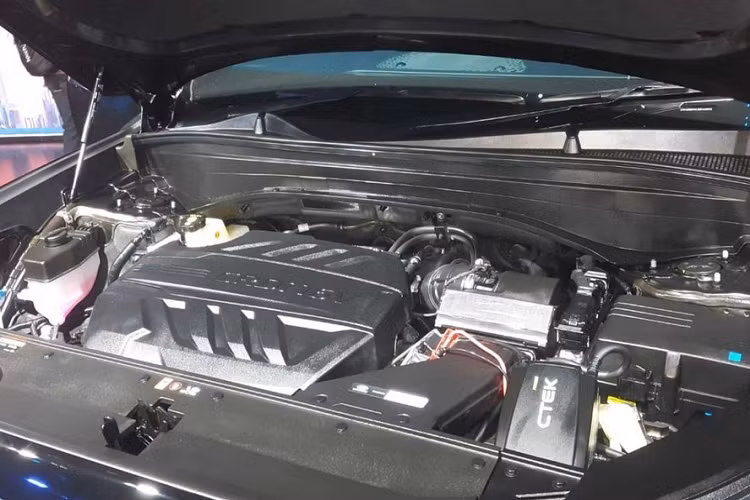 Tại thị trường Indonesia, xe có tổng cộng 3 phiên bản, bao gồm Prime, Signature và Signature AWD. Giá xe Hyundai Palisade 2023 ở 3 phiên bản này lần lượt là 842 triệu Rupiah (khoảng 1,32 tỷ đồng), 977 triệu Rupiah (1,53 tỷ đồng) và 1,11 tỷ Rupiah (1,74 tỷ đồng).