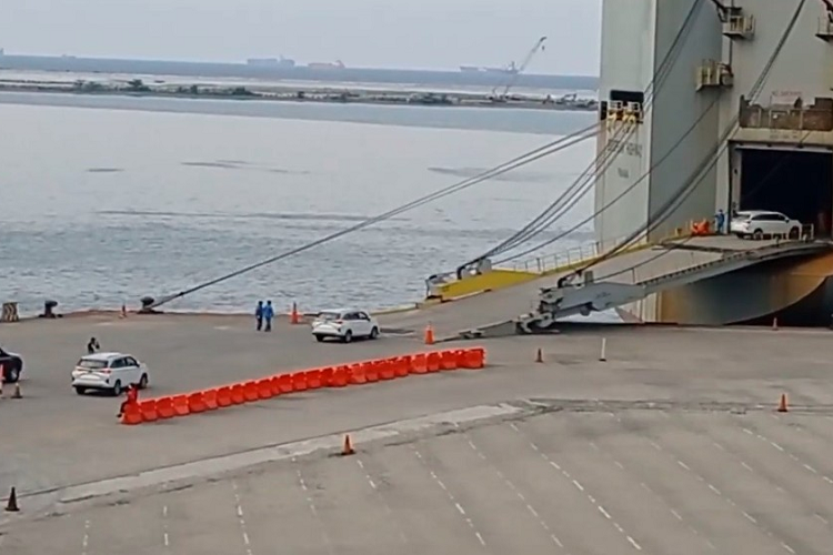 Theo tin đồn, Toyota Avanza và Veloz 2022 sẽ ra mắt thị trường Thái Lan vào tháng 2 này. Đến tháng 3/2022, cặp đôi MPV 7 chỗ sẽ tiếp tục trình làng tại thị trường Việt Nam. Tuy nhiên khi ra mắt thị trường Việt Nam, Toyota Avanza 2022 sẽ được gọi bằng cái tên mới là Avanza Premio trong khi Veloz đổi thành Veloz Cross.