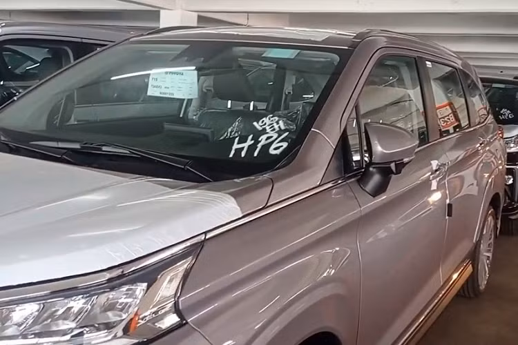 Những hình ảnh dàn xe MPV Toyota Avanza và Veloz 2022 tại cảng Patimban, có thể thấy một số chiếc được trang bị tay lái thuận (vô lăng bên trái). Điều này chứng tỏ những chiếc xe này sẽ được chuyển đến các quốc gia như Việt Nam hay Philippines. Ngoài ra, Toyota Avanza 2022 sản xuất tại Indonesia còn được bán ở thị trường Thái Lan.
