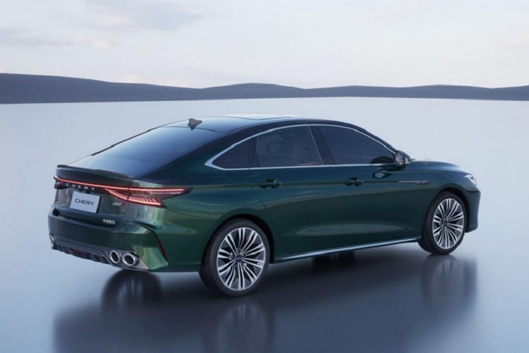 Trên phương diện công suất, Chery Arrizo 8 2022 giá rẻ sẽ được cung cấp với hai loại động cơ. Phiên bản xe tiêu chuẩn sẽ nhận được động cơ tăng áp dung tích 1.6 lít với 194 mã lực và 290 Nm mô-men xoắn cực đại, và phiên bản Sport cao cấp nhất sẽ nhận được động cơ tăng áp dung tích 2.0 lít với 250 mã lực và 390 Nm mô-men xoắn cực đại. Cả hai động cơ sẽ được kết hợp với hộp số DCT 7 cấp.