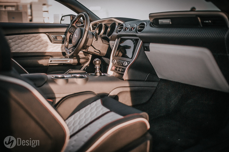 Hệ thống phanh Brembo và nâng cấp hệ thống treo hoàn chỉnh cũng có sẵn để khách hàng có thể lựa chọn.