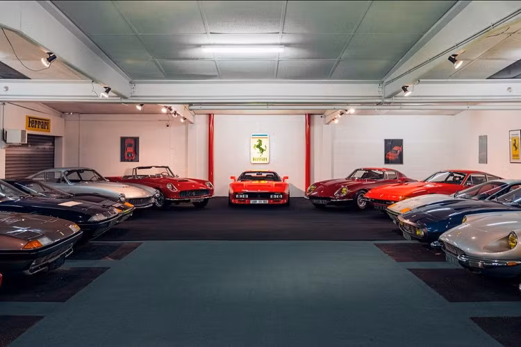 Hai phần 3 bộ sưu tập của tay đua người Pháp đã được bán vào năm 2020, tương đương 100 chiếc xe và hiện tại Marcel Petitjean đang chuẩn bị đưa thêm 28 chiếc xe lên sàn đấu giá vào tháng 2 này. Trong lần đấu giá này, tất cả những chiếc xe được đấu giá đều là xe Ferrari cổ quý hiếm với chất lượng như mới nên sẽ có giá trị khá cao.