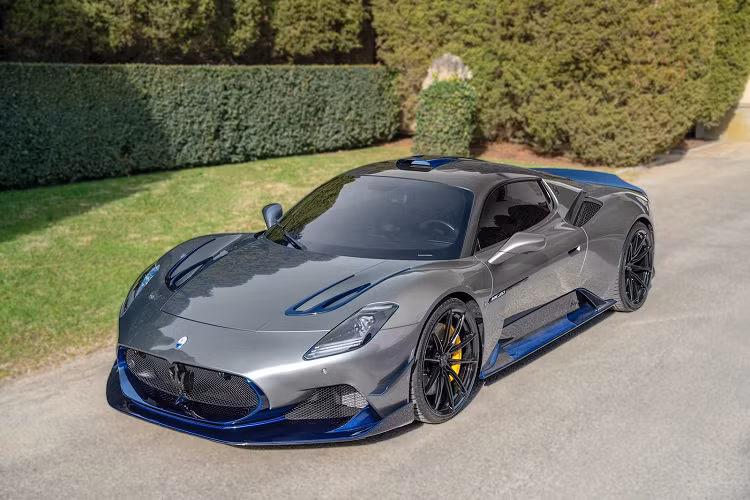 Giám đốc điều hành của công ty, Peter Eskander chia sẻ rằng bộ Bodykit độ Maserati MC20 đầu tiên đã được anh lắp ráp. Anh cũng cho biết, biết bộ Bodykit mới bao gồm bảy chi tiết mới: bộ chia gió trước, cánh mũi, lỗ thông hơi, ốp hông và hốc gió ở trên mui.