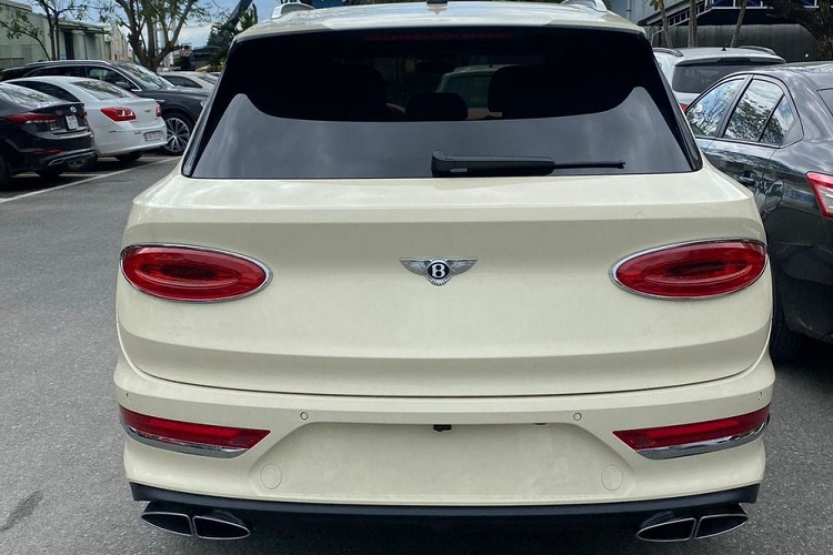 "Trái tim" này giúp mẫu SUV siêu sang Bentley Bentayga V8 có thời gian tăng tốc từ vị trí xuất phát lên 100 km/h chỉ trong thời gian 4,5 giây trước khi đạt vận tốc tối đa 289 km/h. Đây đều là những thông số rất mạnh mẽ cho 1 chiếc xe SUV.