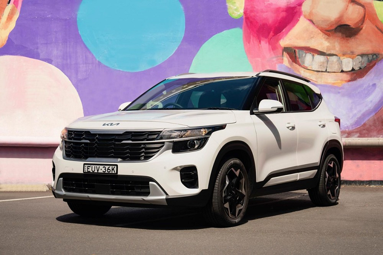 2 mức giá bán 35.800 đô la Úc, 24.218 đô la, hay 588 triệu đồng và 41.500 đô la Úc, 28.074 đô la, khoảng 682 triệu đồng lần lượt sẽ dành cho bản Sport+ và GT-Line khi được trang bị phiên bản 2.0- lít bốn xi-lanh.