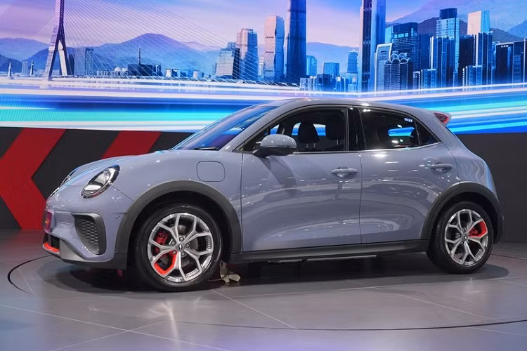 Với cụm pin lithium-ion 59,1 kWh, ORA Good Cat GT có thể chạy được quãng đường 480 km sau khi sạc đầy pin. Hệ thống sạc nhanh cho phép tăng dung lượng pin từ 30% lên 80% chỉ trong khoảng 30 phút. Trong khi đó, nếu dùng hệ thống sạc 6,6 kW tại nhà thì người lái phải chờ khoảng 8 tiếng mới đầy pin.