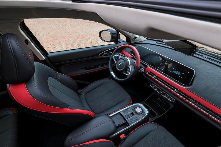 Nguồn cung cấp sức mạnh cho ORA Good Cat GT là mô-tơ điện nằm trên cầu trước, tạo ra công suất tối đa 171 mã lực và mô-men xoắn cực đại 210 Nm. So với bản thường, xe mạnh hơn 29 mã lực. Nhờ đó, xe có thể tăng tốc từ 0-100 km/h trong thời gian 6,9 giây và đạt vận tốc tối đa 160 km/h.