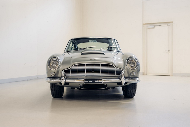 Ông đã mua chiếc xe Aston Martin DB5 đời 1964 này mang số khung DB5/1681/R vào năm 2018 thông qua đại lý Aston Martin nổi tiếng RS Williams.