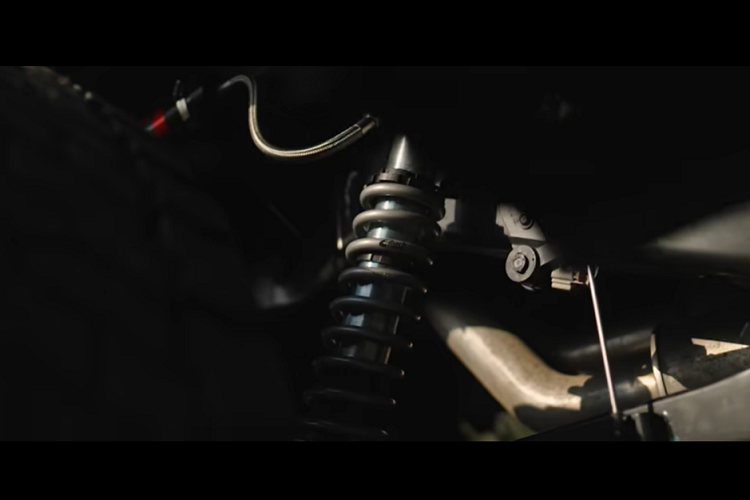 Trong khi mẫu 1500 TRX tiêu chuẩn đã rất ấn tượng với công suất 702 mã lực, Hennessey bổ sung một bộ siêu nạp mạnh hơn, kim phun nâng cấp, puli siêu nạp nâng cấp, và dây đai siêu nạp hạng nặng. Tất cả những trang bị nâng cấp này giúp tăng tổng công suất lên 1.012 mã lực và 1.340 Nm mô-men xoắn cực đại.