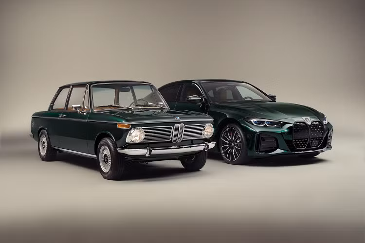 Tất cả 7 chiếc BMW i4 M5 Kith Vitality Green sẽ được sơn màu xanh và đây là một màu xanh đậm đặc, đồng thời cũng là màu sơn chính thức đầu tiên của BMW được đặt theo tên của một đối tác.