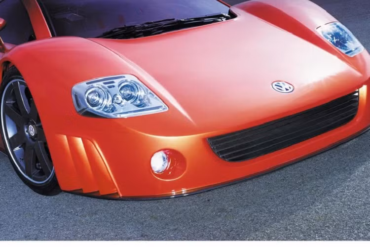 Nằm bên dưới thân vỏ bóng bẩy của siêu xe Volkswagen coupe là khối động cơ W12 dung tích 5.6 lít được tạo ra bằng cách ghép hai động cơ VR6 dung tích 2.8 lít của Volkswagen trên một trục khuỷu chung. Động cơ độc đáo này sản sinh 414 mã lực, tất cả đều được truyền qua hộp số tuần tự 6 cấp và hệ dẫn động AWD Syncro.