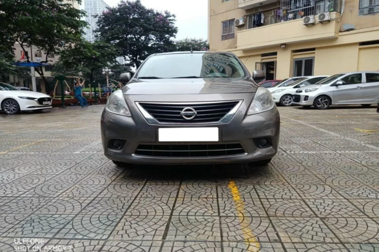 Cũng chính vì đề cao tính thực dụng mà mẫu xe sedan Nissan Sunny không được đại bộ phận người dân Việt ưa chuộng. Xe luôn nằm trong top những mẫu xe bán ế nhất Việt Nam trong nhiều năm liền. Tuy nhiên, với người dùng lần đầu làm quen với ô tô, đề cao yếu tố bền bỉ, vận hành đơn giản và khả năng tài chính hạn chế thì Sunny là chiếc xe phù hợp. 