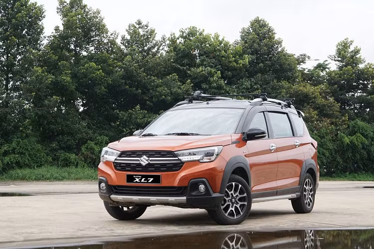 Không ngoại lệ, Suzuki XL7 tại Việt Nam cũng đã ghi dấu ấn với khách hàng là một mẫu SUV đô thị năng động. Chưa đầy 2 năm ra mắt chính thức, doanh số XL7 tại Việt Nam đã vượt mốc 11.000 xe bán ra, chứng tỏ sự yêu mến của khách hàng Việt Nam đối với mẫu SUV 7 chỗ này.