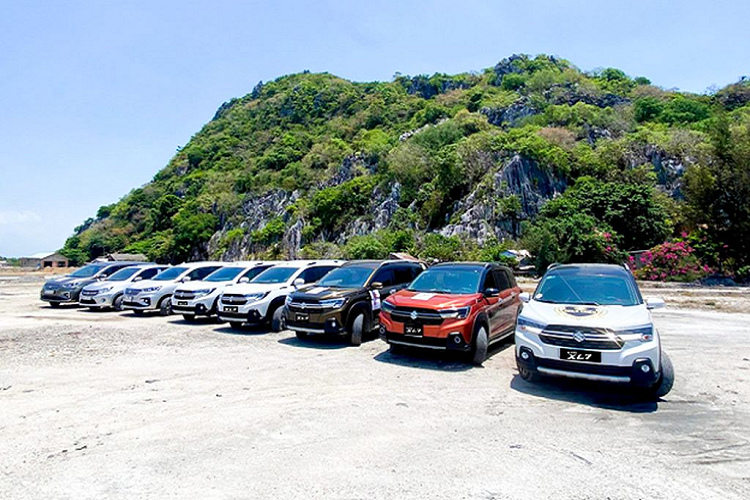 Tại thị trường Indonesia, mẫu xe SUV Suzuki XL7 đã giành giải “Xe của năm 2020”. Ở thị trường Thái Lan, XL7 tiếp tục khuấy đảo thị trường khi giành giải “Xe của năm 2021” hạng mục “Xe SUV tốt nhất động cơ xăng dưới 1.5L”.