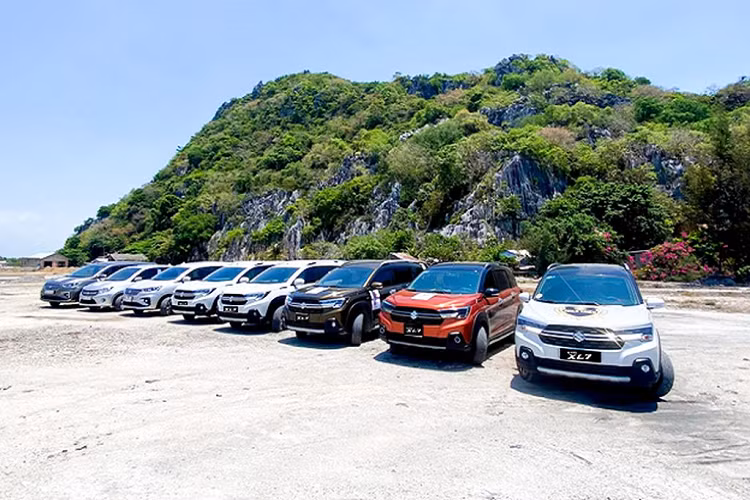 Tại thị trường Indonesia, mẫu xe SUV Suzuki XL7 đã giành giải “Xe của năm 2020”. Ở thị trường Thái Lan, XL7 tiếp tục khuấy đảo thị trường khi giành giải “Xe của năm 2021” hạng mục “Xe SUV tốt nhất động cơ xăng dưới 1.5L”.