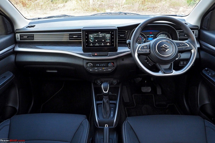 Trong khi đó, lượng xăng tiêu thụ trung bình của phiên bản số sàn cũng giảm từ 19,01 km/lít (5,26 lít/100 km) xuống còn 20,97 km/lít (4,76 lít/100 km).