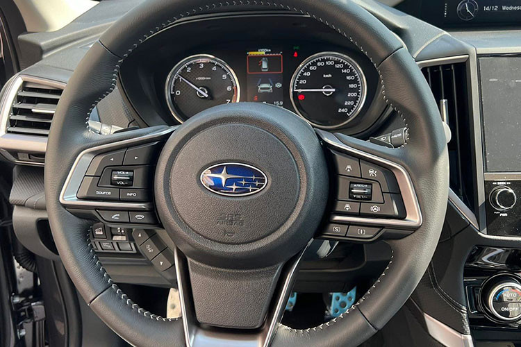 Bên cạnh đó, xe có những cải thiện đáng kể như đèn LED ở khoang lái chính cho khả năng chiếu sáng tốt hơn nhưng tiêu thụ điện năng ít hơn hay móc cài trên phía sau ở khoang hành lý giúp tăng thêm sự tiện dụng và thuận tiện ngoài 4 móc cài phía sau đã có (tiện ích hoàn hảo dành cho gia đình trong những chuyến phiêu lưu).