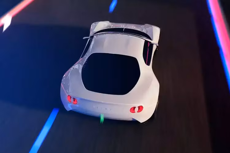 Mazda sẽ chia số tiền này thành 3 giai đoạn. Xe sử dụng động cơ đốt trong vẫn sẽ là cốt lõi của Mazda trong suốt giai đoạn 1 và 2. Giai đoạn 3, khởi đầu vào năm 2028 sẽ là lúc hãng chuyển đổi quy mô lớn sang điện khí hóa. Song song quá trình đó, hãng cũng phải đảm bảo tính hợp lý hóa chuỗi cung ứng và cắt giảm chi phí nếu được.