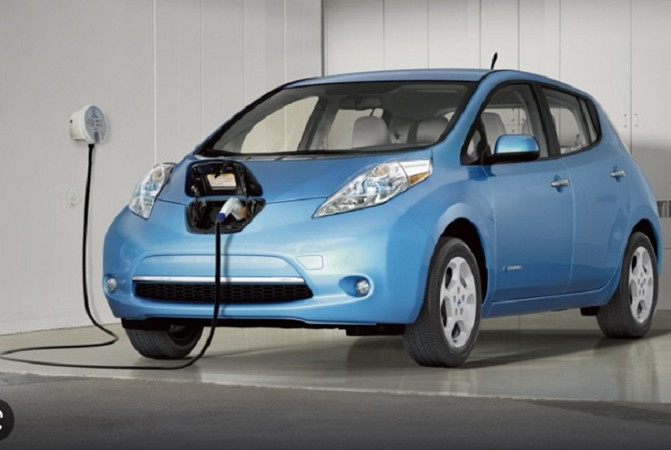 Tiet kiem 100 trieu/nam nho dung xe dien Nissan lam ac quy du phong-Hinh-2