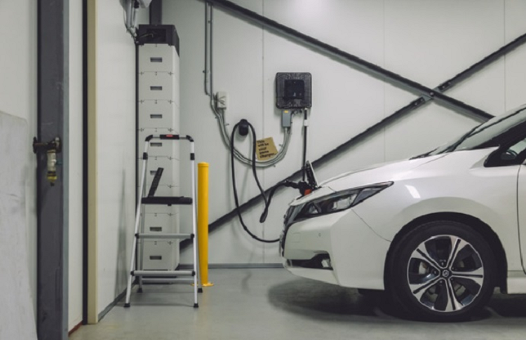 Tiet kiem 100 trieu/nam nho dung xe dien Nissan lam ac quy du phong