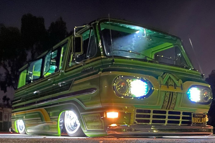 Tuy nhiên, Gary không hề làm nên chiếc này một mình. Anh ấy là người đã phát hiện chiếc Ford Econoline Falcon Club Wagon 1967, và đưa nó về nhà để bắt đầu dự án của mình. Khi đó, chiếc xe không phải ở trạng thái tốt nhất có thể, nhưng may mắn là nó cũng không có lỗi gì lớn.