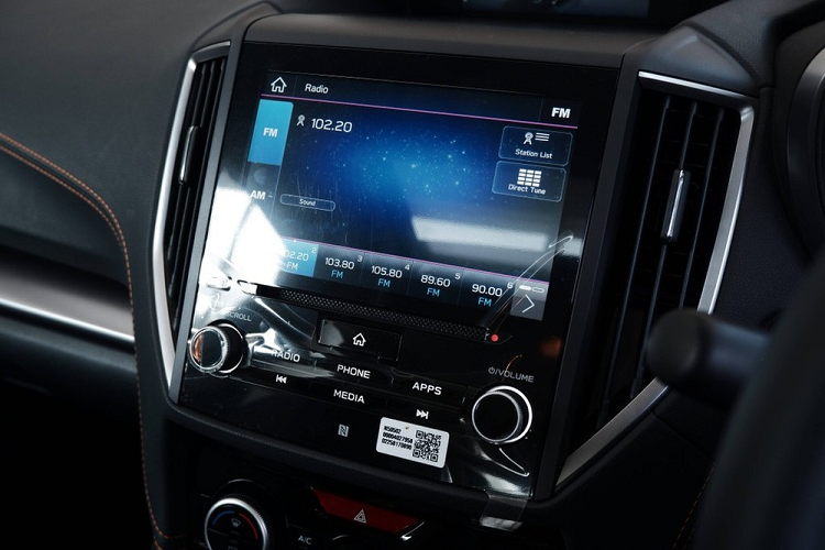 Chỉ có bản cao cấp mới được trang bị gói công nghệ an toàn chủ động EyeSight với những tính năng như phanh khẩn cấp tự động, hệ thống kiểm soát hành trình thích ứng, cảnh báo lệch làn đường, cảnh báo khi xe phía trước khởi hành và kiểm soát chân ga.