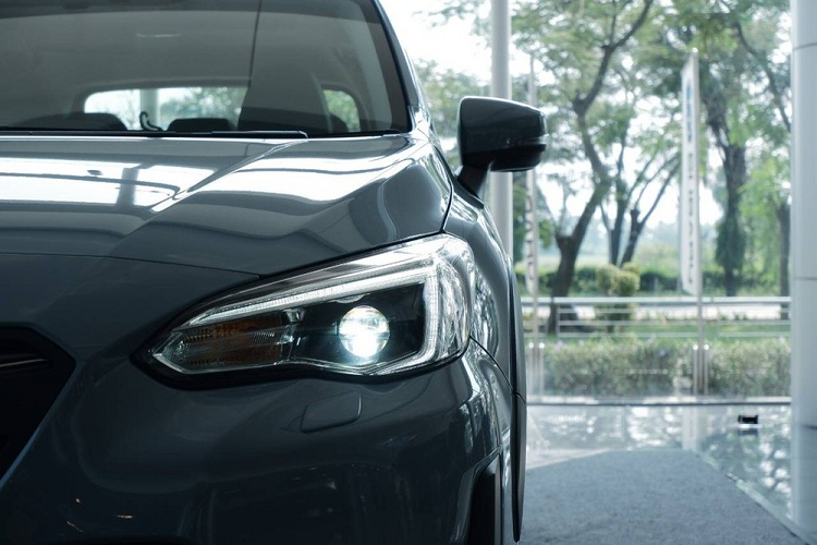 Bỏ ra số tiền trên, khách hàng Indonesia sẽ nhận về mẫu SUV có kích thước nhỏ gọn với chiều dài 4.465 mm, chiều rộng 1.800 mm, chiều cao 1.595 mm, chiều dài cơ sở 2.665 mm và chiều cao gầm 220 mm. So với các đối thủ cùng phân khúc như Honda HR-V (2.610 mm), Toyota Corolla Cross (2.640 mm) hay Hyundai Creta (2.610 mm), mẫu xe này có chiều dài cơ sở nhỉnh đáng kể hơn.