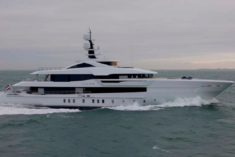 Cung cấp “sức mạnh” cho Lusine là 2 động cơ diesel MTU, cho tốc độ hành trình 13 hải lý/giờ (24 km/h) cùng phạm vi hoạt động tối đa 7.778 km.