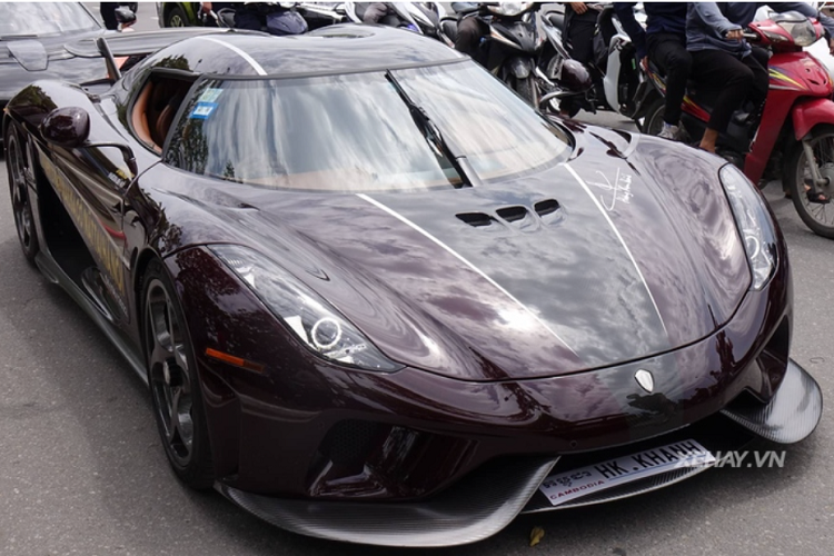 Dòng siêu xe Koenigsegg Regera khi ra mắt đã nhận được rất nhiều sự quan tâm của đại gia trên toàn thế giới vì đây là 1 trong những siêu phẩm hiếm hoi lọt vào phân khúc megacar. Chính vì điều này mà khi có một chiếc xe Koenigsegg Regera được đại gia Việt mang về đã khiến không ít người yêu xe ở Đông Nam Á bất ngờ.