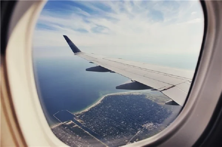 Tai sao cua so may bay lai co hinh bau duc?-Hinh-2