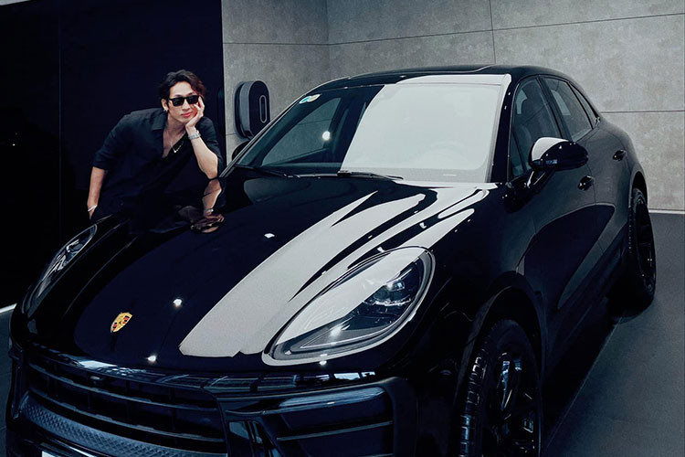 Porsche Macan 2022 tại Việt Nam được ra mắt chính hãng từ hồi tháng 4 đầu năm nay và thuộc phiên bản hoàn toàn mới với những thay đổi cả về thiết kế, nội thất và động cơ. 