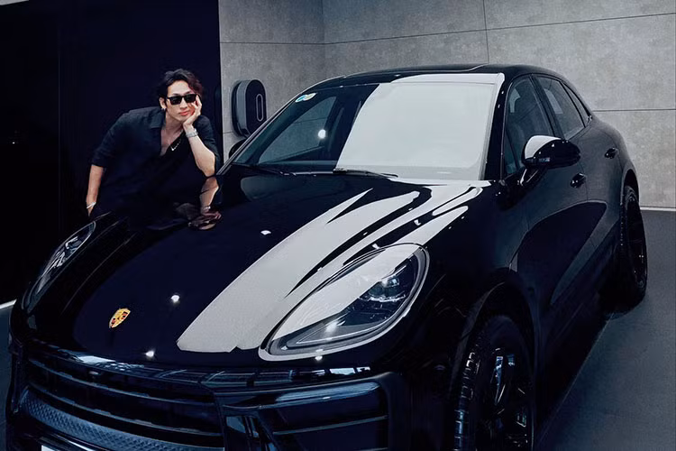 Porsche Macan 2022 tại Việt Nam được ra mắt chính hãng từ hồi tháng 4 đầu năm nay và thuộc phiên bản hoàn toàn mới với những thay đổi cả về thiết kế, nội thất và động cơ. 
