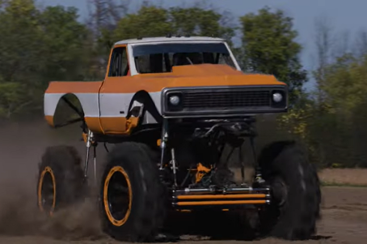 Trong 5 năm lái chiếc xe tải tự chế, Jordan đã phải làm lại hộp số 5 lần, và đây chưa phải là tất cả những gì anh ấy phải sửa chữa. Một trong những chuyến đi đầu tiên của anh ấy đã kết thúc với hai la-zăng bị cong, một tấm chắn bùn bị cong, và những hư hỏng khác sau khi điều khiển nó hơi quá.